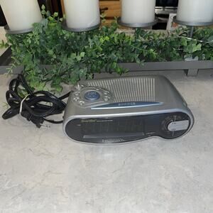 Emerson Research Smart Set Alarm Clock Radio Plug In FM/AM Retro CKS1701 TESTED